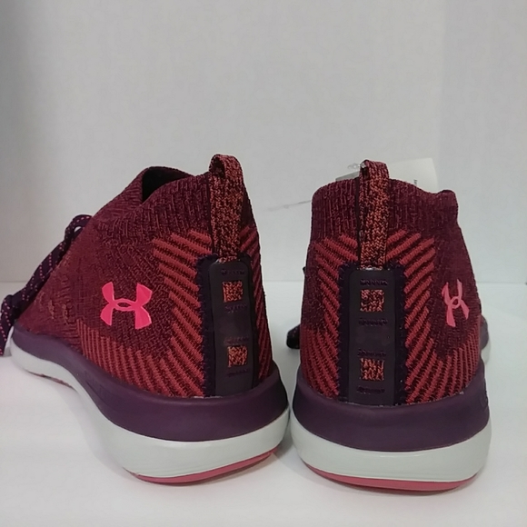 NWOB UNDER ARMOUR SNEAKERS. size 8 1/2 - Picture 5 of 12